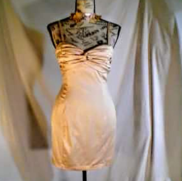 Forever 21 Dresses & Skirts - Cute! Forever 21 bodycon dress medium